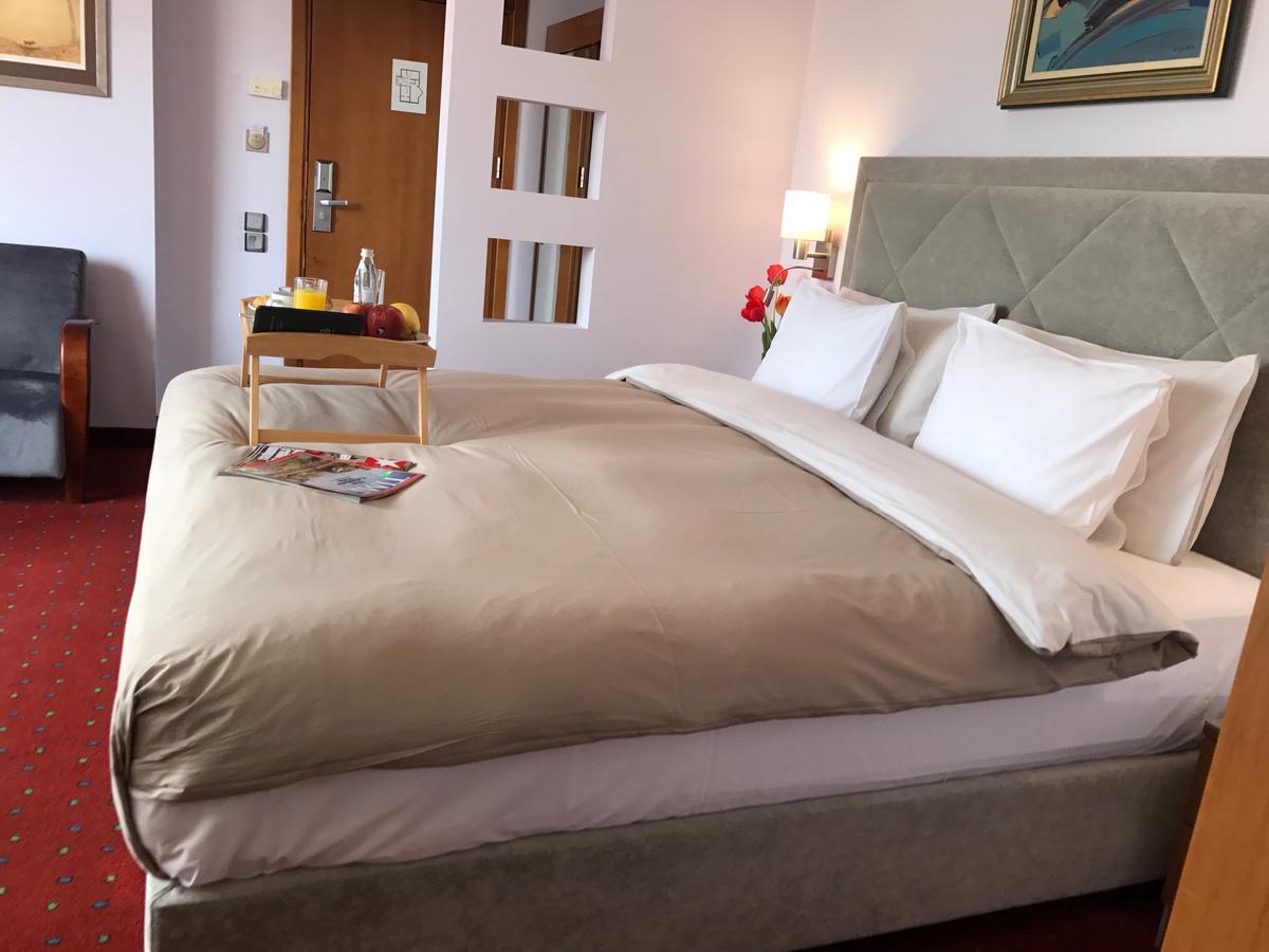 Art 'otel